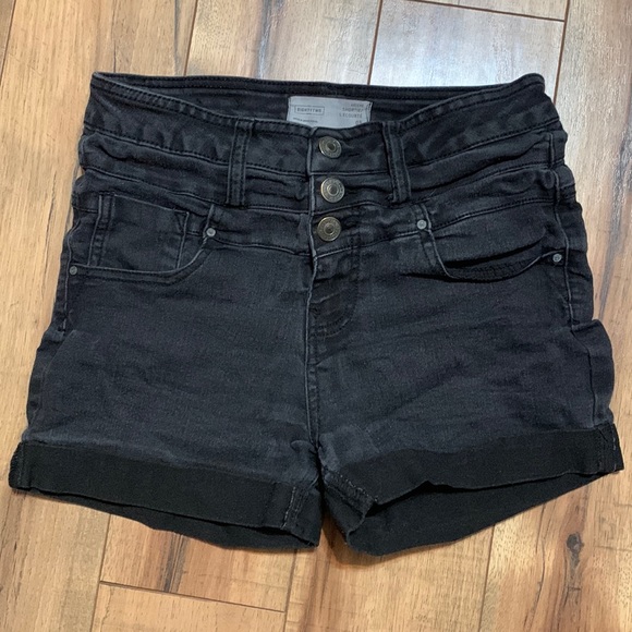 Ardene Pants - Ardene black wash shorts size 5